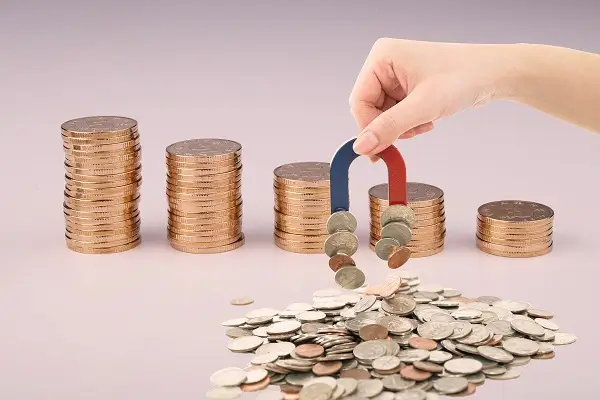 电脑主板为什么要电容